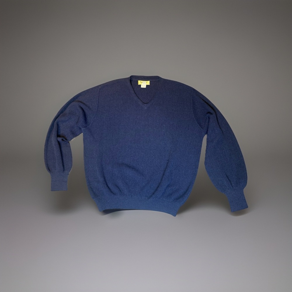 Paul Stuart 100% Alpaca Sweater from Peru Mens SZ L Navy Vneck Quiet Luxury